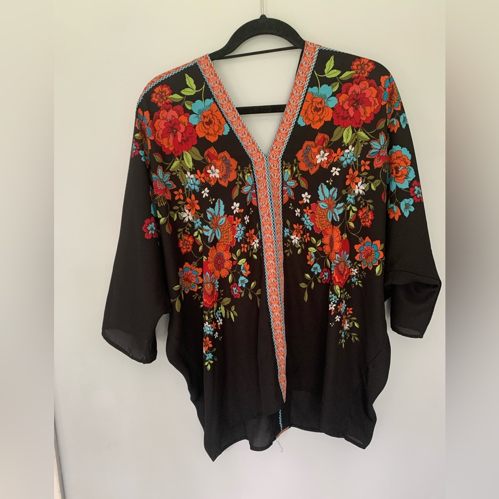 Rose + Olive kimono sleeve, black floral shirt, size large